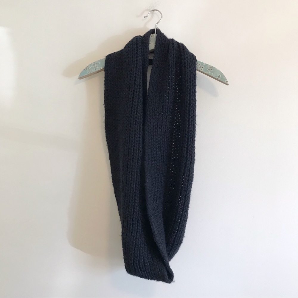 A&F Navy Blue Chunky Knit Infinity Scarf